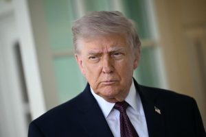 Trump acusa a Irán de violar el alto el fuego «numerosas veces»