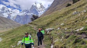 Rescatan a turista italiano que se extravió en la Cordillera Huayhuash en Huánuco