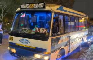 ¡OTRO CHOFER MÁS! Balean a conductor de cúster a metros de comisaría en Carabayllo